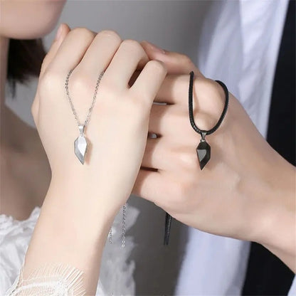 HeartLink™ Couples Magnetic Heart Pendants (2Pcs)